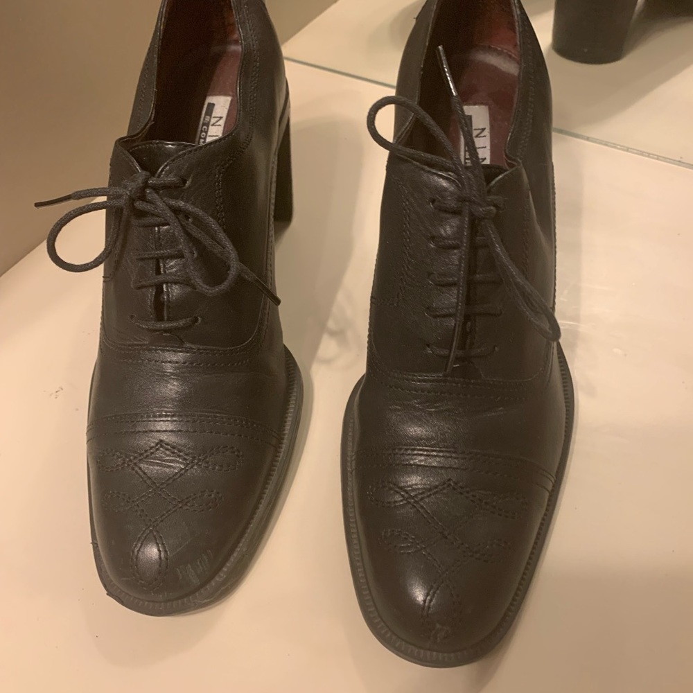 EUC Nine & Co. Black Lace Up Heeled Oxfords size 7.5
